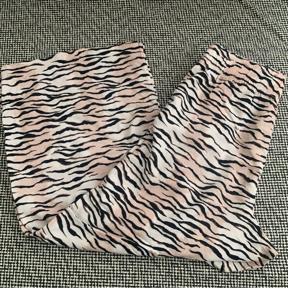 H&M Pull On Pants - Picture 2 of 6